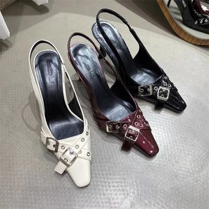 Sandales pour femmes chaussures pointues printemps fashion légère plate 240410