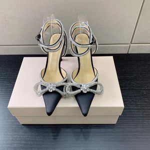 Femmes sandales chaussures en cuir semelle designer talons hauts noir rose diamant chaîne décoration banquet femmes chaussures soie visage sexy pantoufles de chaussures formelles livraison gratuite