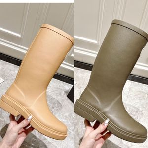 Botas de lluvia sin costuras para mujer, diseñador C, botas impermeables de altura media, botas de caballero, botas de lluvia antideslizantes a la moda