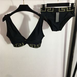 Para mujer diseñador atractivo del bikiní del traje de baño de la letra de impresión de cintura baja Bikinis vacaciones en la playa Natación Conjuntos Mujer Trajes de baño Trajes de baño Ropa