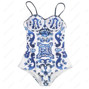 Traje de baño sexy para mujer Bikini Traje de yoga de dos piezas y estilo de una pieza Diseñador de lujo Letras con logotipo completo Impreso Trajes de baño coloridos para niña Bikinis Ropa de baño para el verano fy1