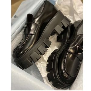 Diseñador de zapatos para mujeres P Lace Up Retro Small Leather Shoes de cuero casual Matsuke Matsuke Suele de estilo individual Caja individual C