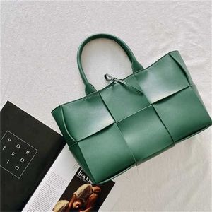 Bolsos de hombro para mujer de versión alta BottegvVeneta Intrecciato bolso de mano bolso tejido grande 2023 nueva moda en línea Carryon Crossbody bolso coreano para mujer ZKE WN8N9