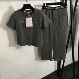 Dames slank shirtpakket hippe rok met briefdruk en halve rok met split, sexy hoog getailleerde jurk met korte mouwen Tow Pice-jurk