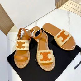Dames slipper luxe designer sandaal cel topkwaliteit loafer stro weefglijbaan 2024 nieuwe stijl indoor heren muilezel ine sexy casual schoenreis schuifregelaars buiten platte sandale