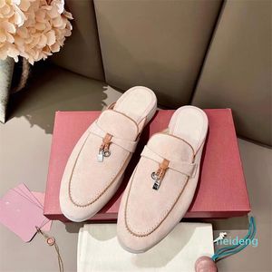 Slippers pour femmes Cashmere Mans Sandals Designers Chaussures Classic Boucle Round Round Talon Locier Four Four Seasons Femme Fume