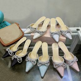 Slippers pour femmes Fashion Topquality Slippers Talons Mach Mach Luxury Designer Real Cuir Dermal Sole Sandales Sandales Rhingestone Bow Crystal Decorative Women Shoe 65 cm MI