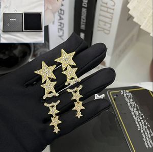 Pendientes con dijes de estrella para mujer Pendientes de joyería de regalo chapados en oro de lujo con caja Pendientes de regalo de pareja de niña de alta calidad Joyería de diseño clásico