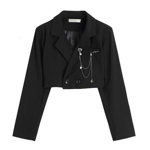 Costumes de femmes Blazers Femmes Punk Gothic Cropped Blazer avec chaîne métallique Harajuku Design Streetwear Chic Patchwork Suit Office Lady Coupte Short Coat 230817