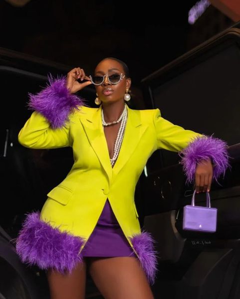 Trajes para mujer Blazers Vestido amarillo Blazer Púrpura Artificial Furffly Moda Chaqueta de lujo La pelusa es extraíble Oficina Ropa de negocios 231025