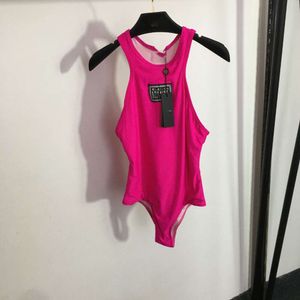 Moda de verano para mujeres Sexy Simple Gold Etiqueta Decoración Bikini One Piece Swimsuit
