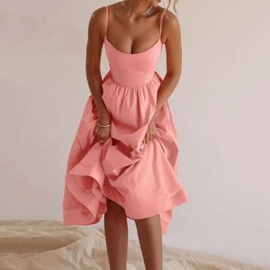 Femmes été nouveau produit couleur unie Sexy col en U taille pli suspendu sangle grande robe trapèze pour les femmes