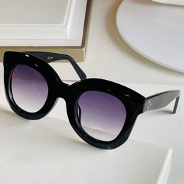 Womens Sunglasses Beach Fashion Personality Casual Black Plate Frame met Box Gafas Especiales Para Mujer Negro Playa Moda Personalidad Temperamento UV400