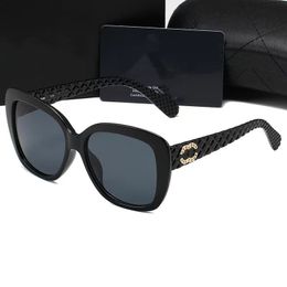 Lunettes de soleil pour femmes lunettes de soleil design pour femme lunettes gafas de sol sept couleurs conceptions diamants noirs lettre avec étui luxe Sunglassesforwomen