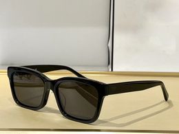 Lunettes de soleil femmes pour femmes hommes lunettes de soleil Style de mode pour hommes protège les yeux UV400 lentille avec boîte aléatoire et étui 5417 11
