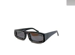 Lunettes de soleil pour femmes et hommes, Style à la mode, protège les yeux, lentille UV400, avec boîte et étui aléatoires, Z2602U