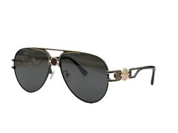 Womens Zonnebril Voor Vrouwen Mannen Zonnebril Heren Mode Stijl Beschermt Ogen UV400 Lens Met Willekeurige Doos En Case 5692