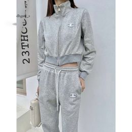 Suéter para mujer Otoño/Invierno nueva letra bordada abrigo con cremallera + Pantalón deportivo casual conjunto de moda minimalista para mujer