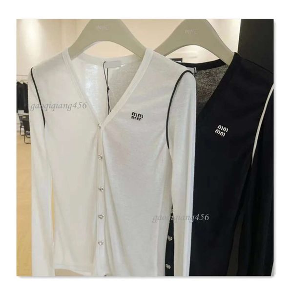 Bouton de créateur de pulls pour femmes Vouton Love Love Sleeve Cardigan en tricot de vacances d'été Femmes Pulls de protection solaire Gaoqiqiang456