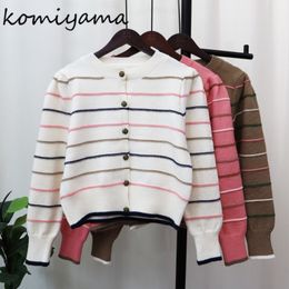 Panels pour femmes Komiyama Single Breasted Stripe Cardigans Femme Small Fragrance Sweater Automne Vêtements Sweet Gentle Trickears Tops 230822