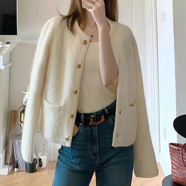 Femmes Chandails Rimocy Élégant Tricoté Blanc Veste Femmes Col Rond Automne Hiver Fuzzy Cardigan Femme Pull À Manches Longues 231023