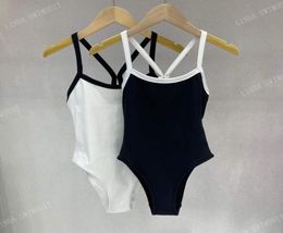 Swimsuit de maillot de bain pour femmes Sweet Swimsuits en trikins Bikini Swimmingwayswear Tricoting Onepieces Black and White Robe Fashi4626239