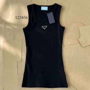 Débardeur pour femmes Designer Triangle Summer Top T-shirt Gilet Casual Gilet sans manches Style classique disponible dans une variété de couleurs 101