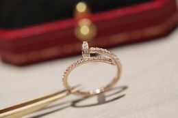 Dames dunne nagelring topkwaliteit Designer Ring mode diamanten ring voor vrouw man Galvaniseren 18k Classic Premium Rose Gold met doos
