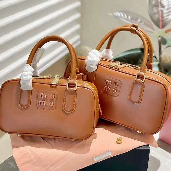 MISUI MIUI Arcadie Bolsa de bolos Fashion Mens Bag Bag Bag Bag Luxurys Tople Many Crossbody Bag Travel Lader Dama de embrague Pochette Pochette Sling Homming Bags