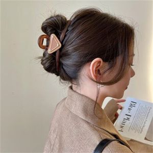 Womens driehoek clips voor vrouwen meisjes merk brief ontwerper haarspeldjes mode haar sieraden haarspeld haarclip