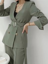 Dames Tweede stuk broek Spring en Autumn Office Suit Vneck Green Twopee Sets vrouwelijke blazer Girly Elegant Temperament Pants Paks Setup Ladies 230202