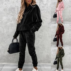 Femmes Deux Pièces Pantalon Printemps Ensemble Coutoure Survêtement Marque Velours Joggers Costume Sweat À Capuche Et Crayon Ensemble Femme 221121