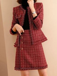 Dames tweedelig tweed pak set rood kralen jasje en rok voor winterkantoorwerk