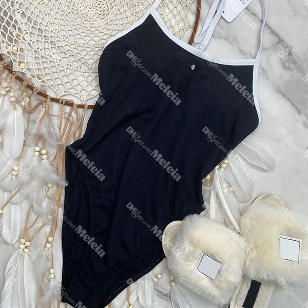 Ropa interior para mujer Trajes de baño Diseñadores Bikini Conjunto Carta de cristal Trajes de baño Calzoncillos Damas al aire libre Traje de baño dividido Dos colores