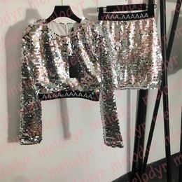 Conjunto de falda de lentejuelas para mujer, Top corto de manga larga con estampado de letras, minifaldas sexis de cintura alta, camiseta con lentejuelas brillantes, vestidos, ropa para discoteca