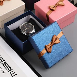 Dameshorloge Display Box Geschenkverpakking Decoratieve armband opbergdoos met spons Kussen Sieraden Accessoires Organizer 240314