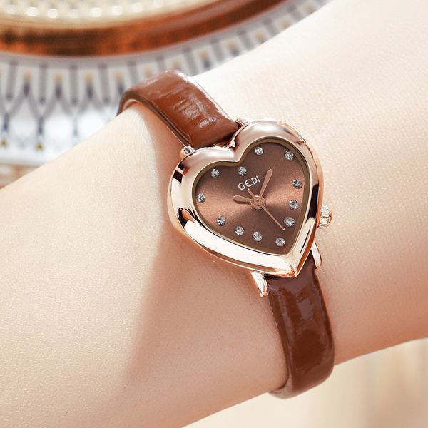 Montres pour femmes montres design de haute qualité luxe mode forme de coeur montre à quartz-batterie étanche