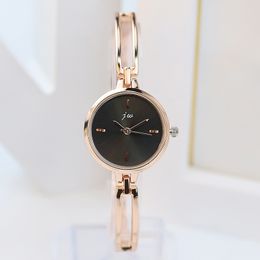 Montre femme montres de haute qualité créateur de mode étanche quartz-batterie en acier inoxydable 25mm montre