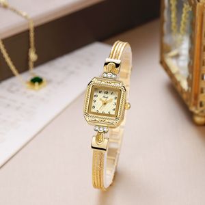 Dameshorloges Hoogwaardige luxe Vintage Copper Imitatie Snake Strap Watch Square Plate Antique Watch