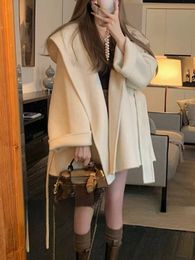 Dameswolmix Vintage Zoete Overjas Dames Winter Casual Kawaii Kleding Korte jassen Vrouwelijke Streewear Losse warme jassen Koreaans 231018