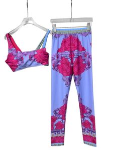 Les tenues de yoga pour femmes créatrices de luxe sexy de la piste pour femmes de gym de gymmètres de gymm et de pantalons ensembles d'épissage couleur lettres complètes