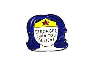 Wonder Woman Alloy Broches Creative Anime -personages Badge Stronger dan u gelooft Letter Pins9570511