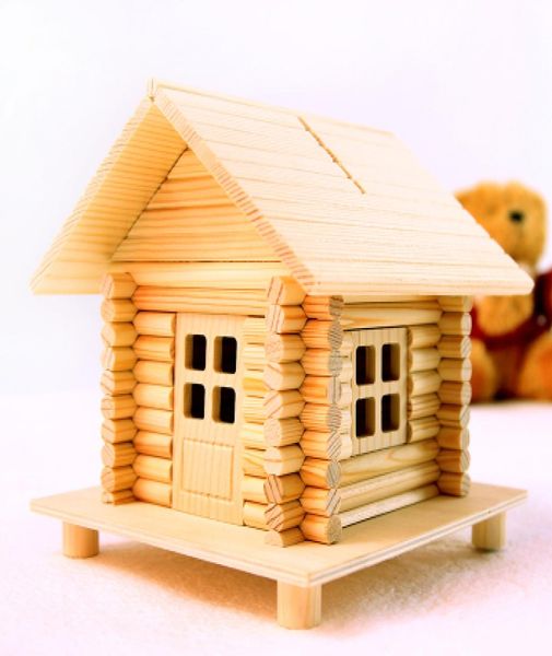 Wood House Piggy Bank Chalet Modelo 68 Piezas Hut de bricolaje Modelo Caja de dinero ensamblado Cabinas de juguete Caja de ahorro de año Año Nuevo7110305