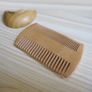Peigne carré en bois d'acajou à double dent d'épaisseur de dent. Les brosses à cheveux rondes fines manuelles traditionnelles