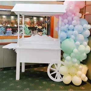 Houten snoepkar met wielen voor feesten, evenementachtergrond, kar, bruiloft 103