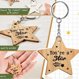 Porte-clés en bois avec cinq points, pendentif étoile, cadeau