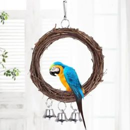 Loro de madera de juguete pájaro reproduciendo estante anillo de madera de columpio para pájaros que cuelgan con accesorios de campana juguetes suministros para el hogar 240528