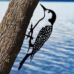 Woodpecker Metal Art Statues d'oiseaux Jardin extérieur Branche d'arrière-cour Décoration animale Simulation Oiseaux Silhouettes Ornement 220721