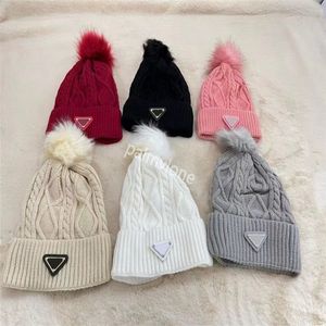 Wol Blending Fashion Designer gebreide hoed herfst/winter nieuwe gebreide wollen hoed luxe gebreide hoed warme letter hoed driehoek hoeden