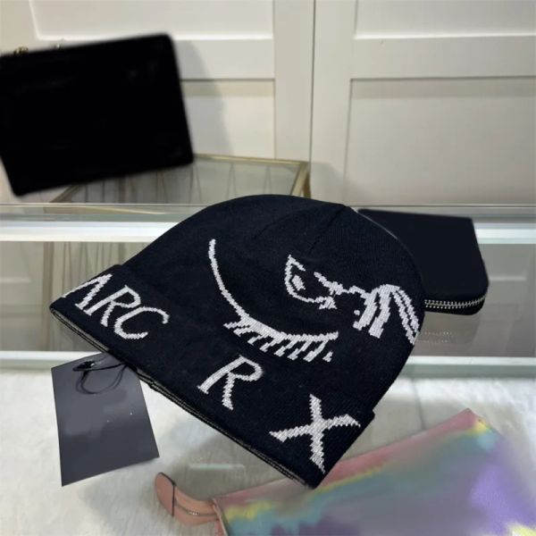 Chapeau de laine Designer Beanie Bird Skull Caps pour hommes Classic Winter Bonnet Femmes Lettres de mode Chapeaux tricotés Casquette Rose Blanc 14 Styles